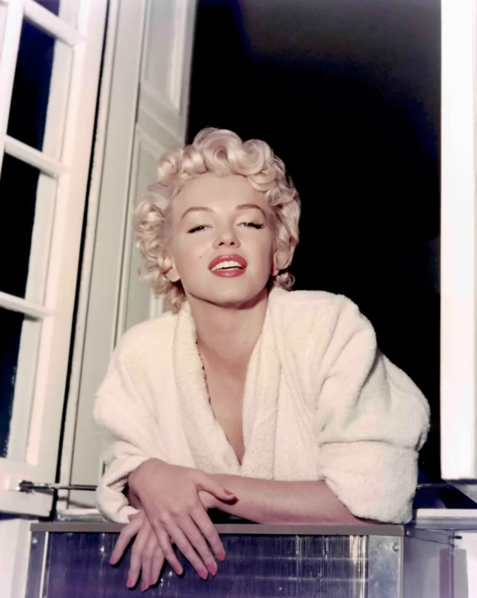 marilyn_à_la_fenêtre@ bridgeman_images_LIGHT